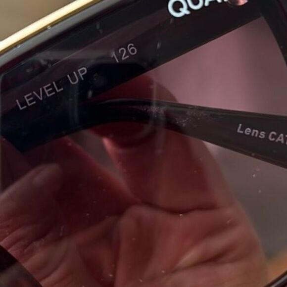 QUAY Australia level Up Shield Sunglasses NWT - Picture 9 of 9